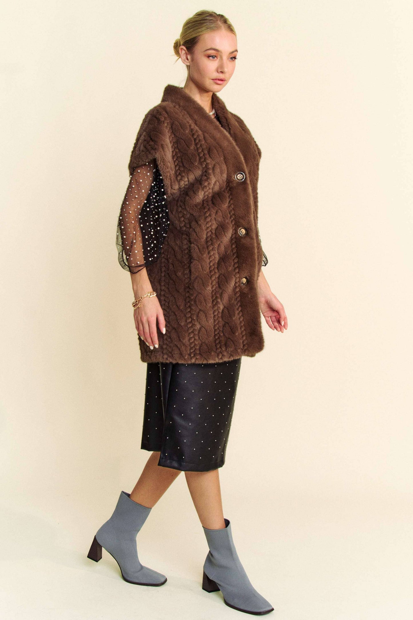 SINGLE BREASTED BUTTON DOWN FUZZY FUR VEST JACKET