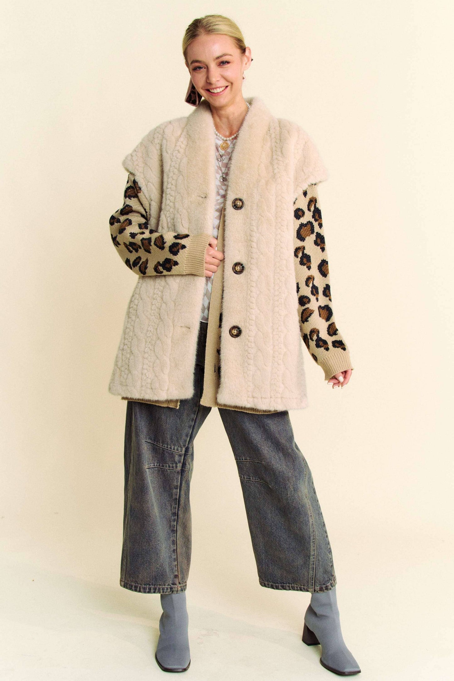 SINGLE BREASTED BUTTON DOWN FUZZY FUR VEST JACKET