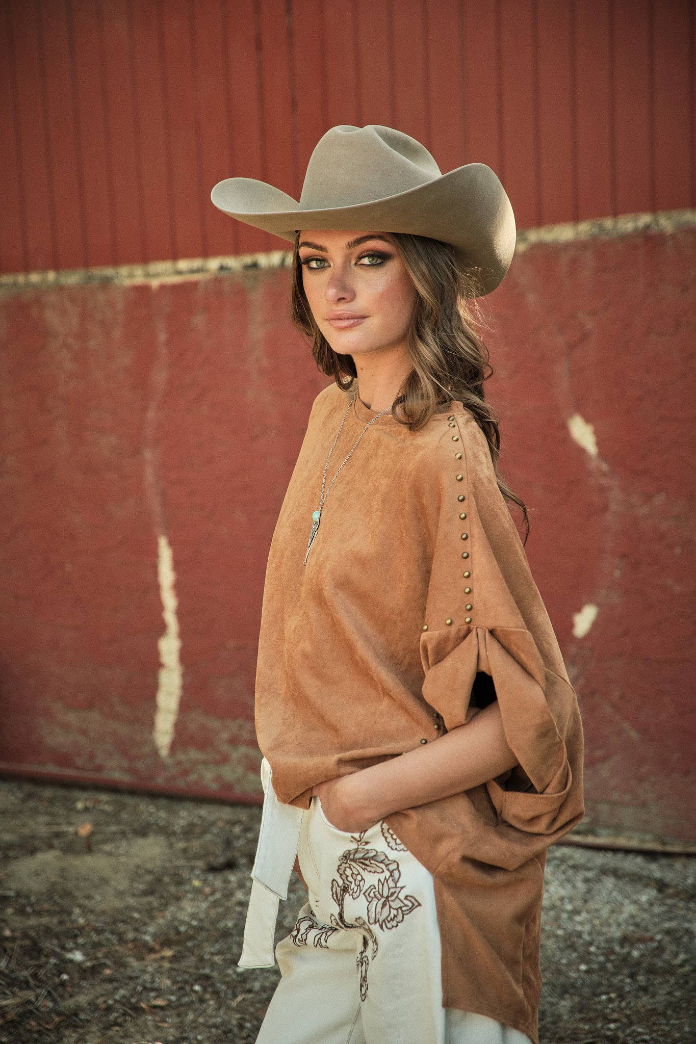 33156T - Studded High Low Oversized Tee