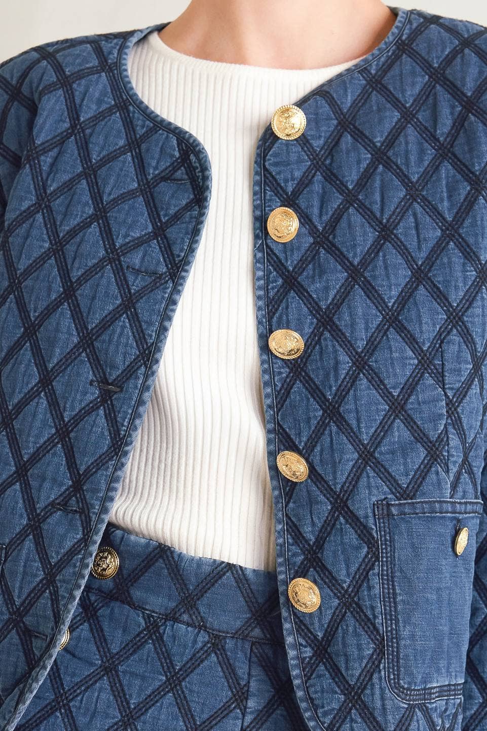 A quilted woven jacket - FJ1286