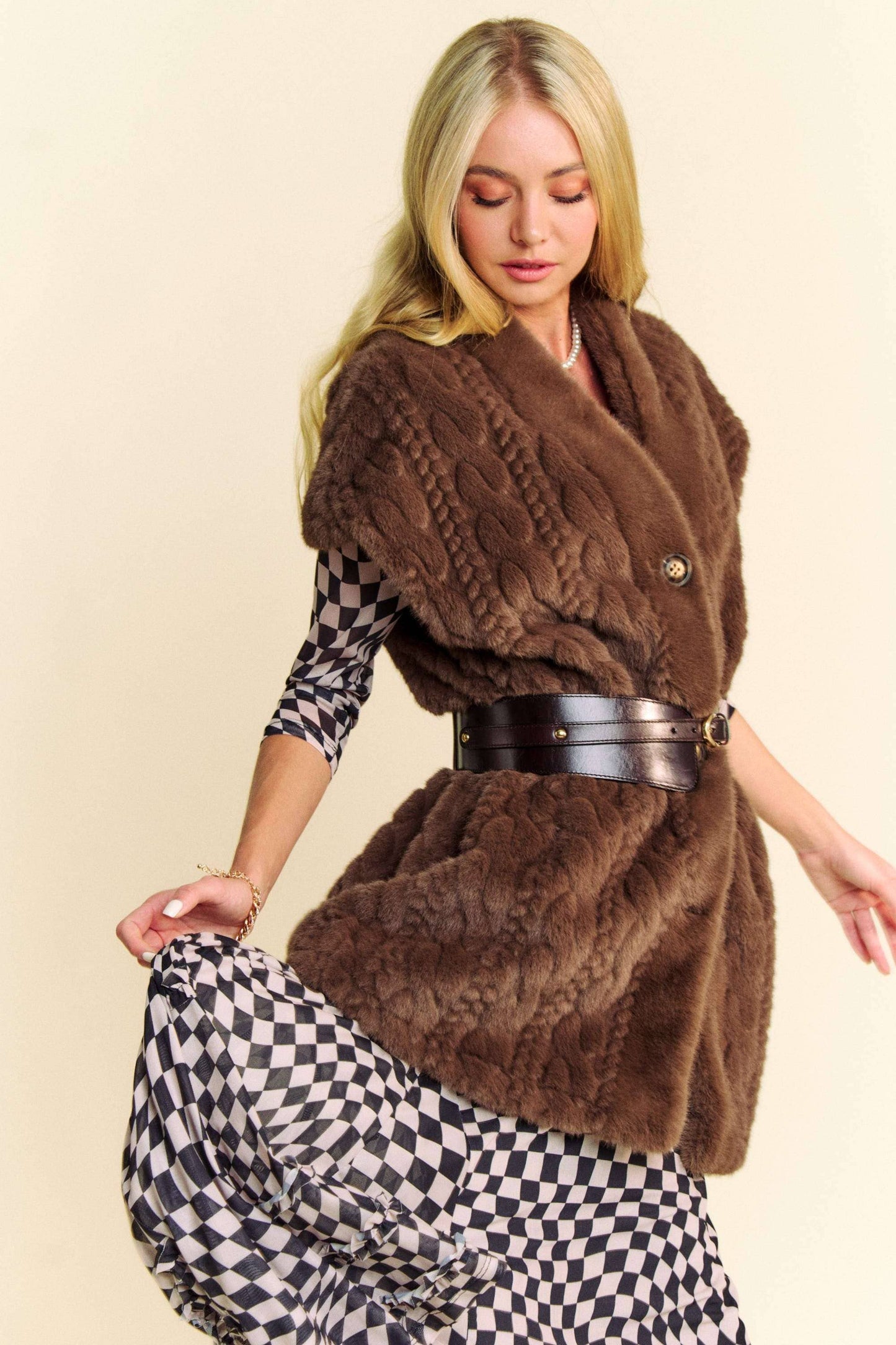 SINGLE BREASTED BUTTON DOWN FUZZY FUR VEST JACKET