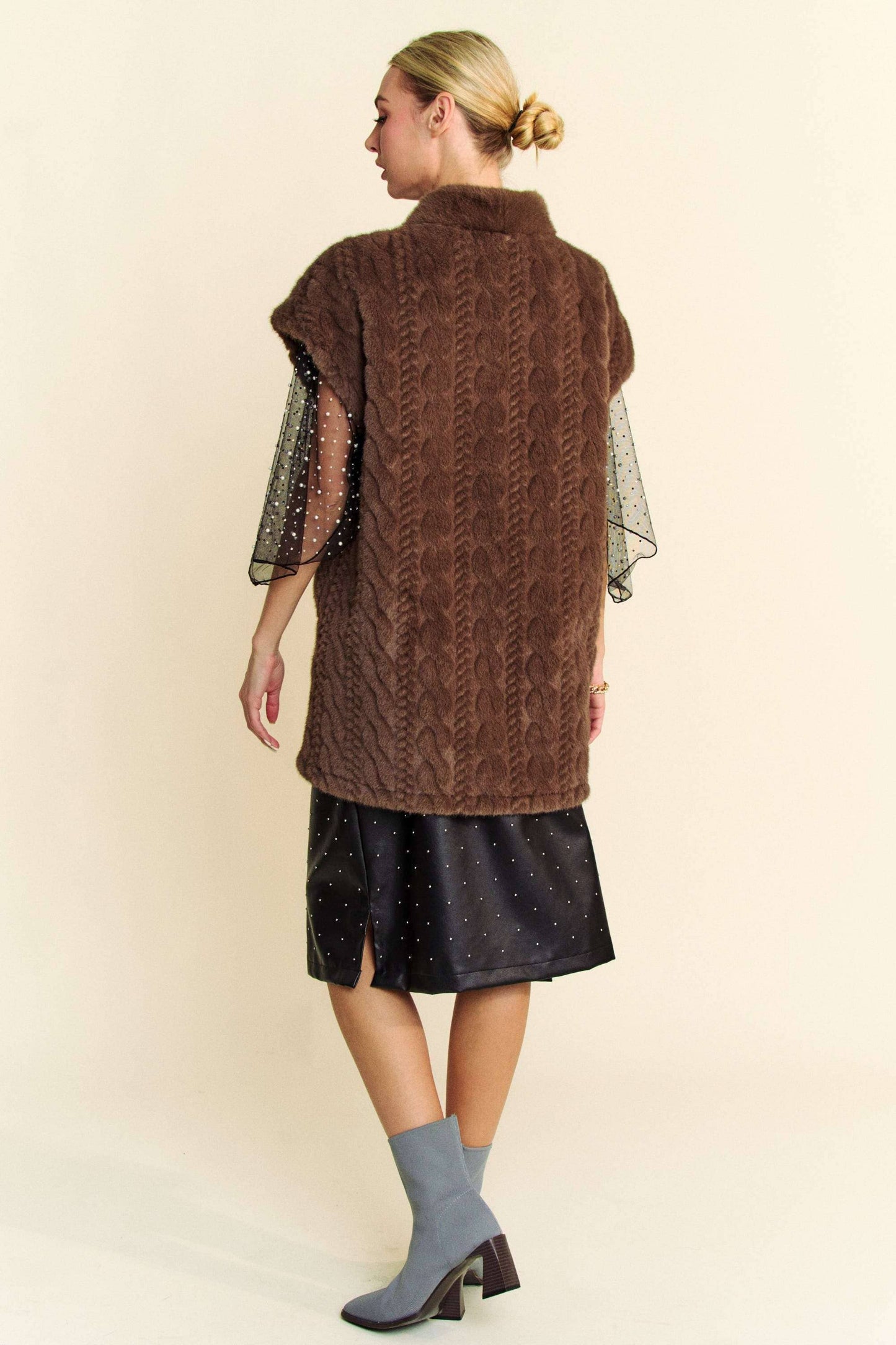 SINGLE BREASTED BUTTON DOWN FUZZY FUR VEST JACKET