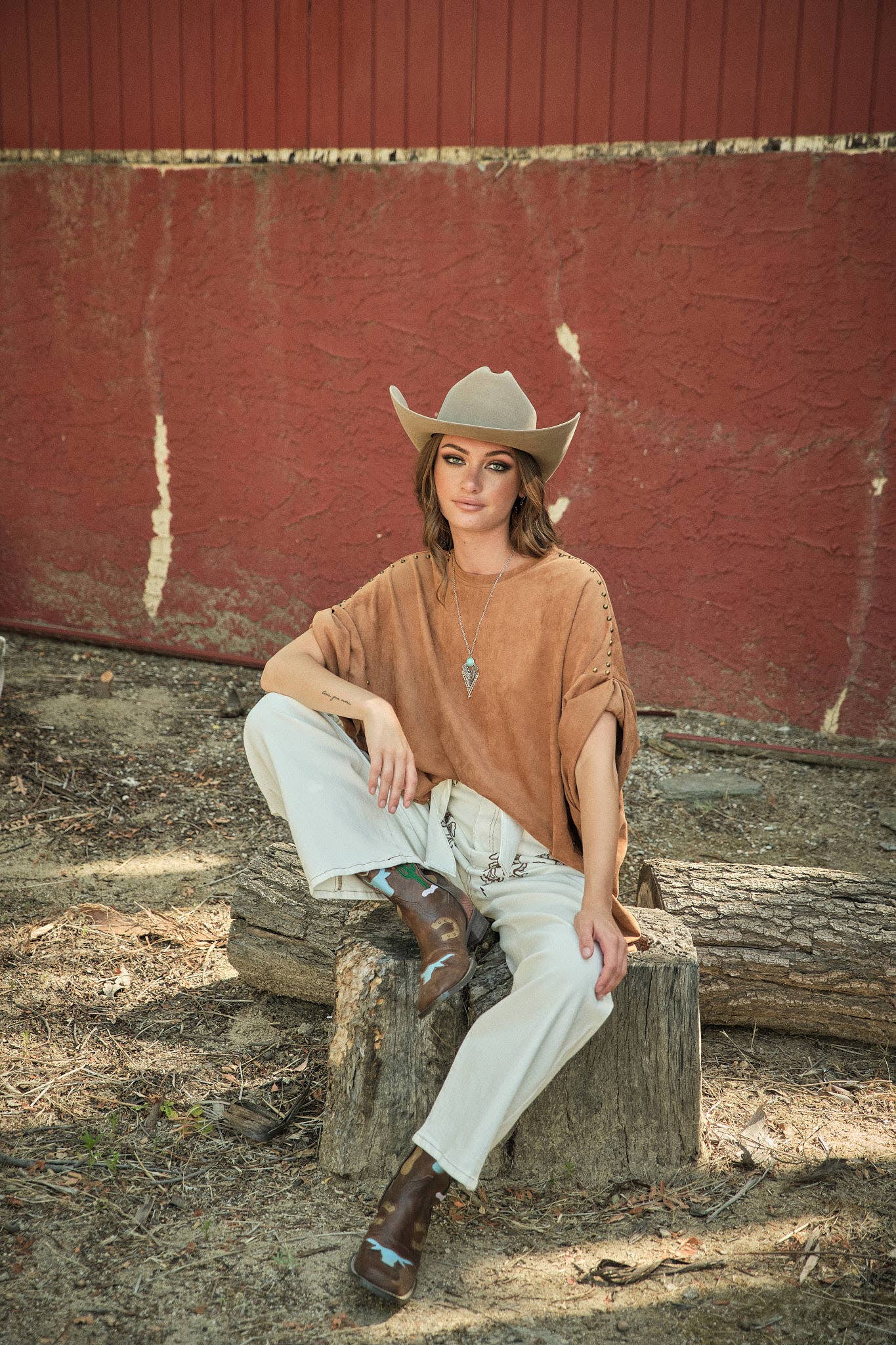 33156T - Studded High Low Oversized Tee